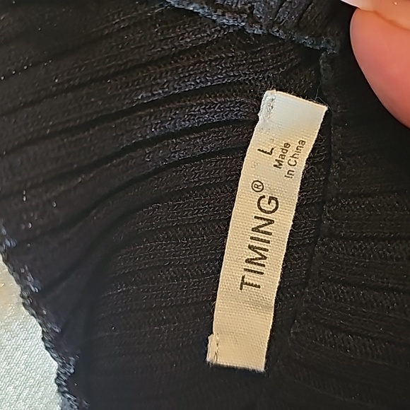 Black streach craptop - Picture 3 of 3